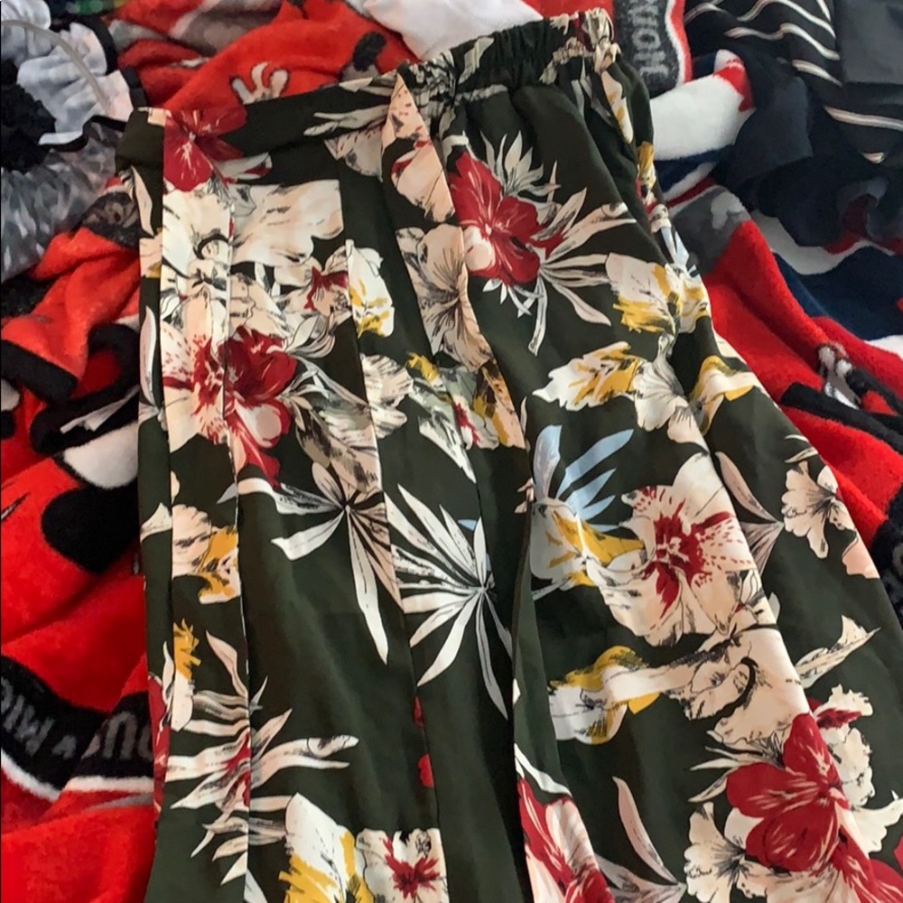 Floral pants - Picture 2 of 2